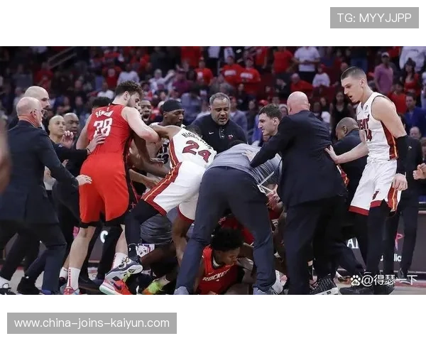 热火团队在关键回合防守成功逆转形势